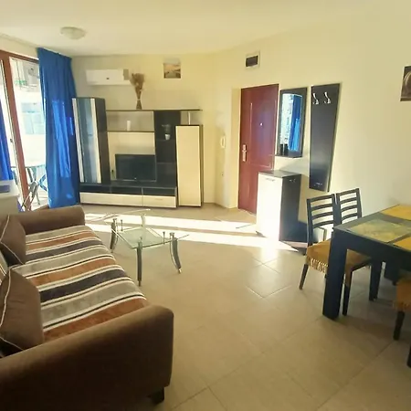 Apollon-7 Family Apartment